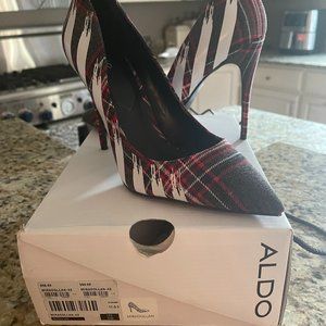 ALDO MIRADOLLAN SIZE 10 TARTAN PLAID